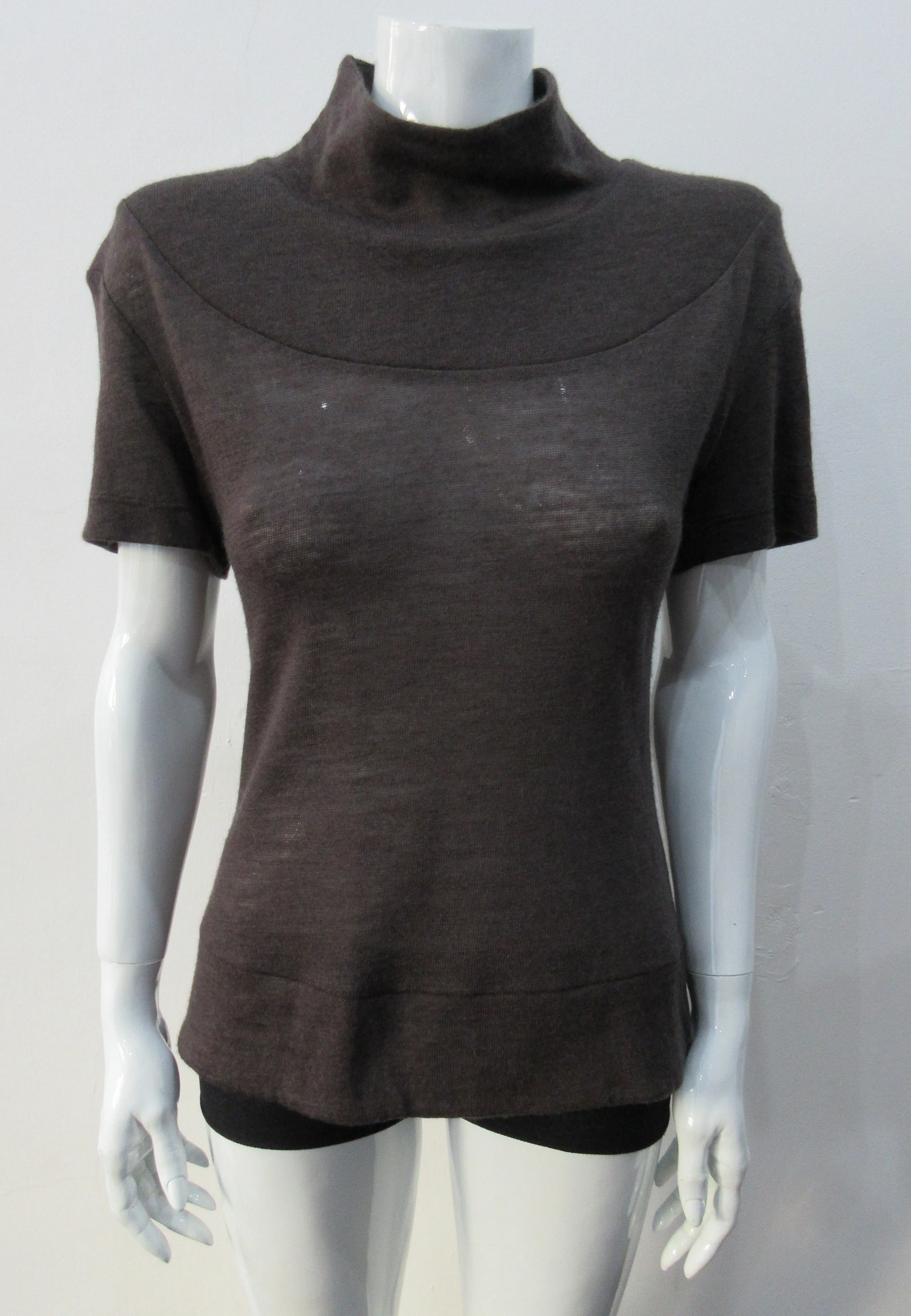 100130B -Trimmed T-Shirt Solid